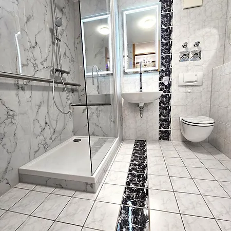 Hohbuch Mit Achalmblick * Reutlingen